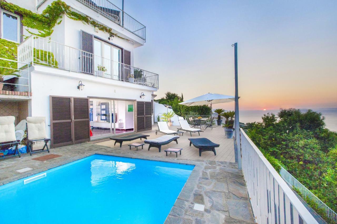 Amore Rentals - Casa Augusta A Sorrente Extérieur photo