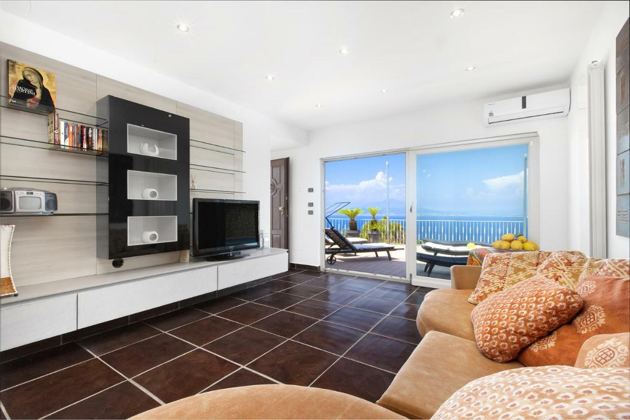 Amore Rentals - Casa Augusta A Sorrente Extérieur photo